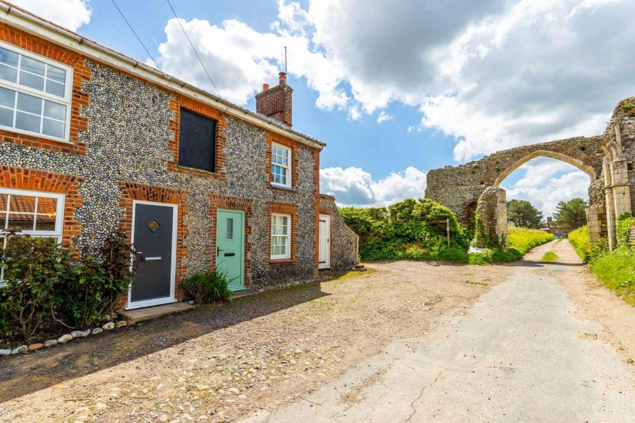 Abbey Farm Cottages Bacton  Exterior photo